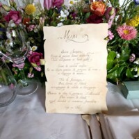 menu de mariage calligraphié à la plume d'oie menu de mariage