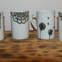 tasses en porcelaine peinte à la main à la peinture porcelaine