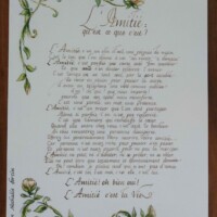 texte écrit à la plume d'oie à la main