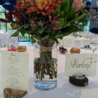 Menu et nom de table calligraphié pour un mariage Exemple table de mariage