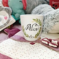 Tasse pour naissance et baptême peinte à la main